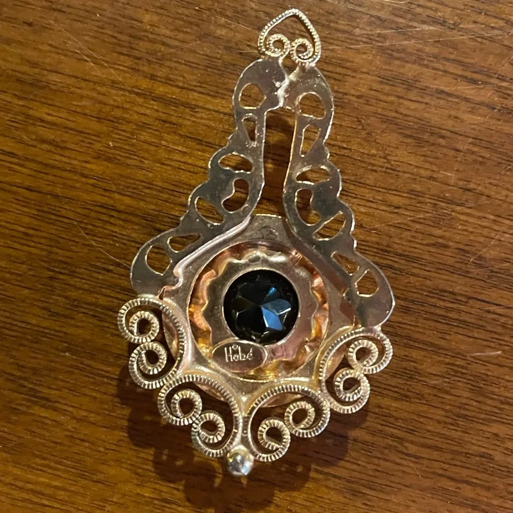 Hobe Pendant - Picture 9 of 14